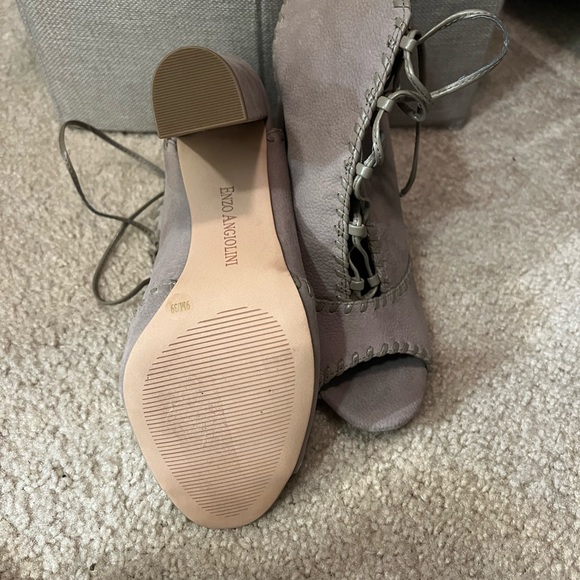 Lace up heels - Picture 2 of 3